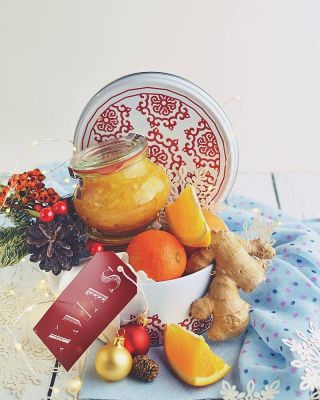 Právě teď je ten správný čas připravit si domácí vitaminové shoty. Domácí zázvorový shot nebo bylinky v medu uložené v...